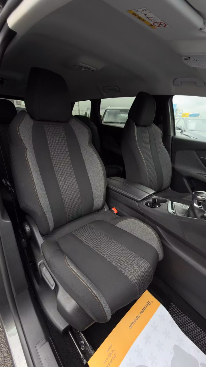 Peugeot 5008 фото 17