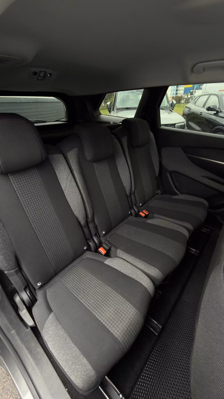 Peugeot 5008 фото 18