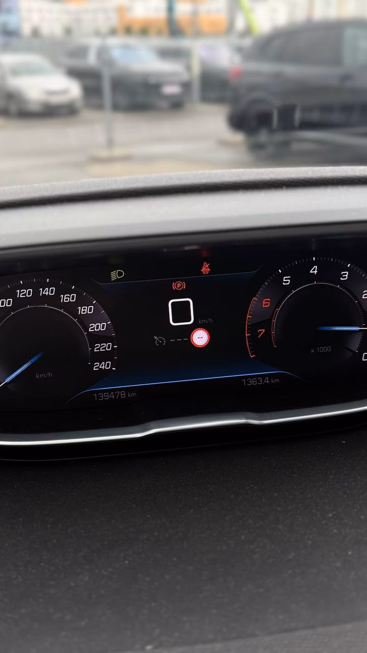 Peugeot 5008 фото 24
