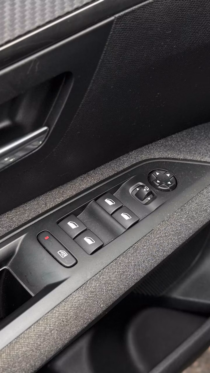 Peugeot 5008 фото 22