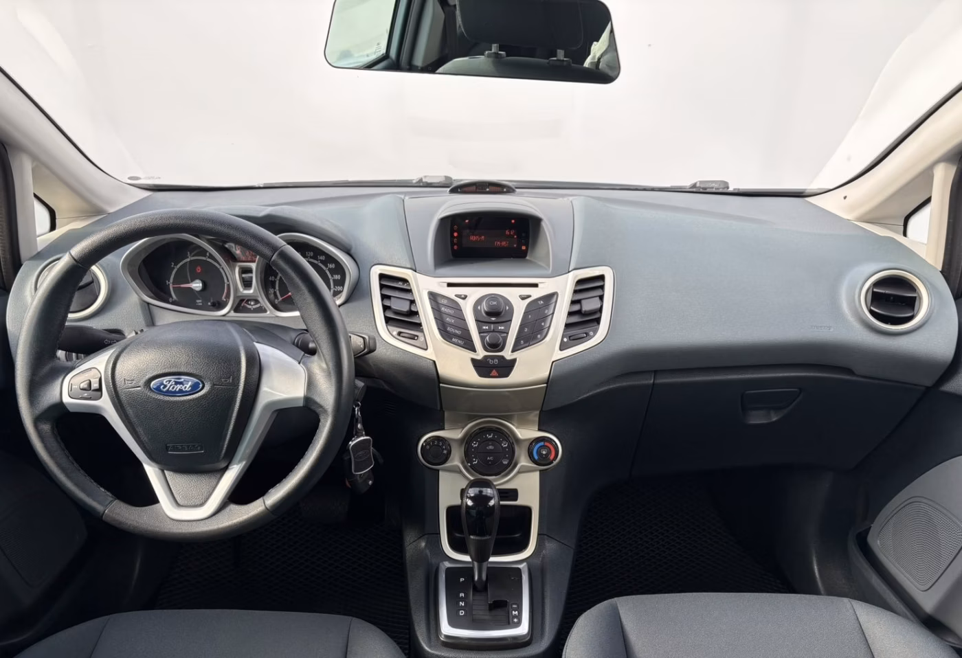 Ford Fiesta фото 7