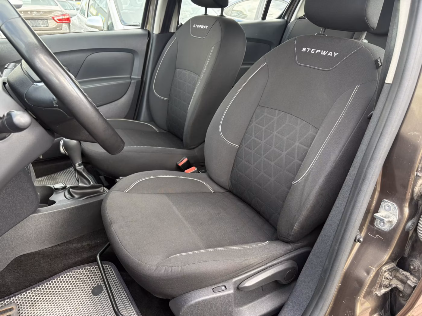 Renault Sandero Stepway фото 7