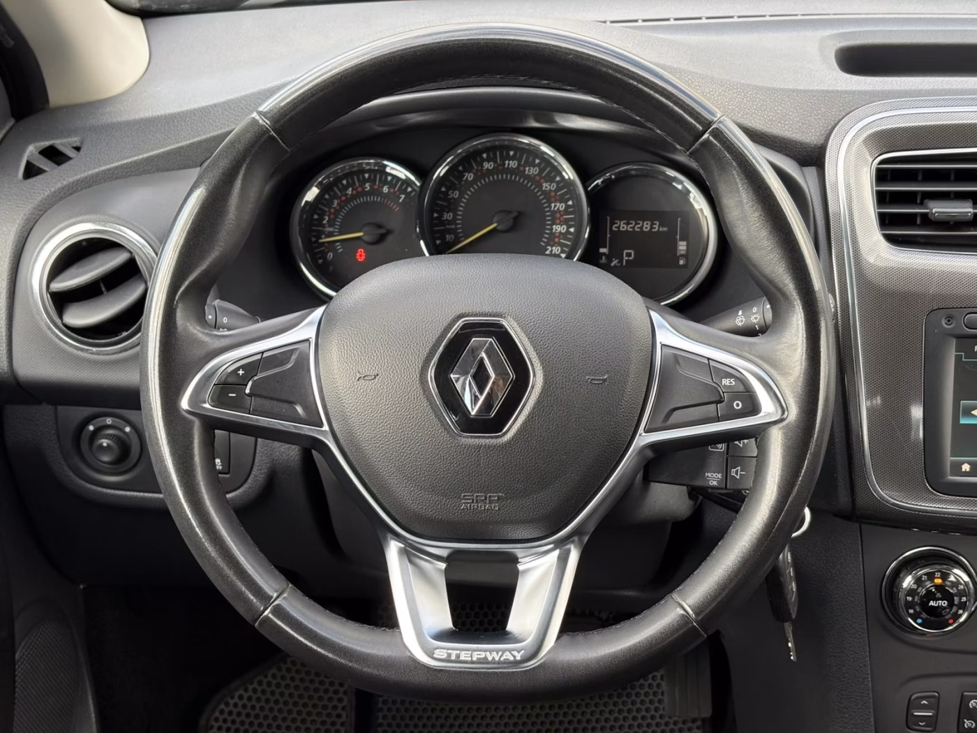 Renault Sandero Stepway фото 10