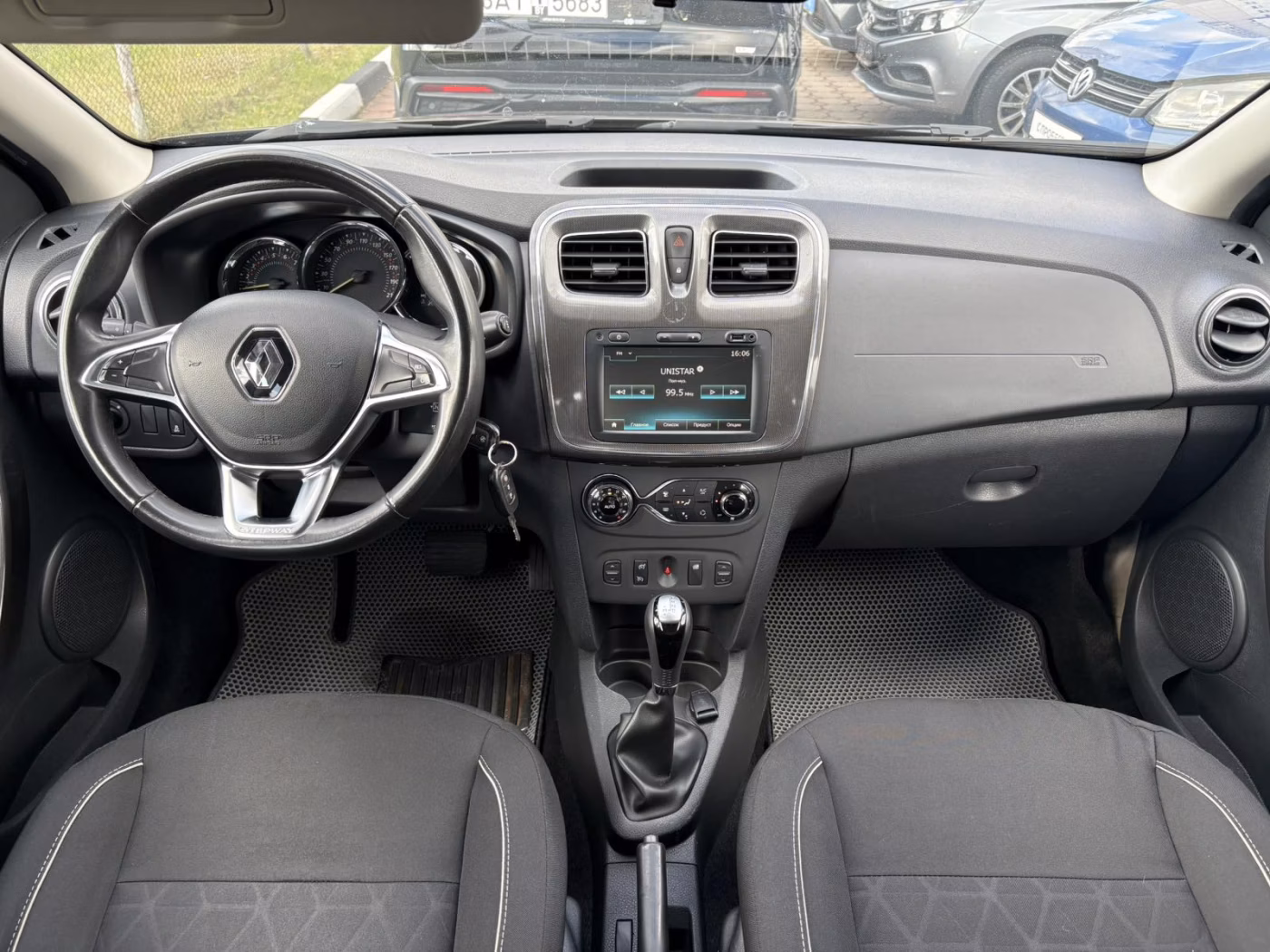 Renault Sandero Stepway фото 9
