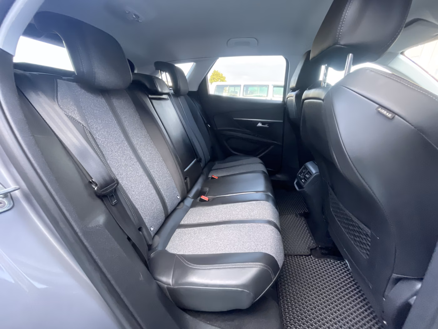 Peugeot 3008 фото 12