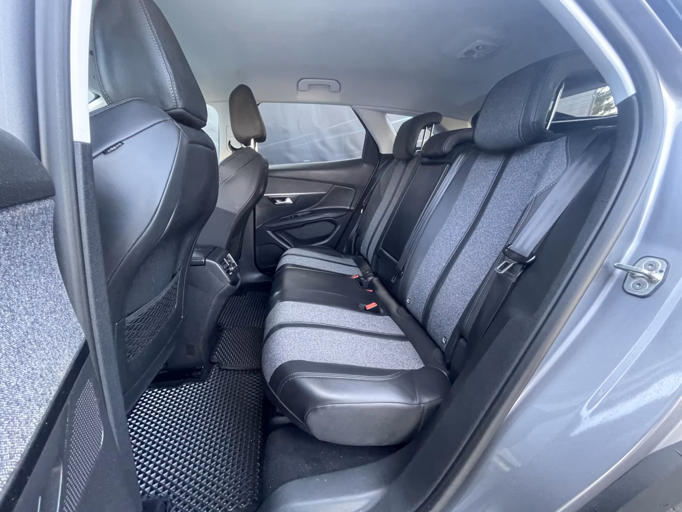 Peugeot 3008 фото 10