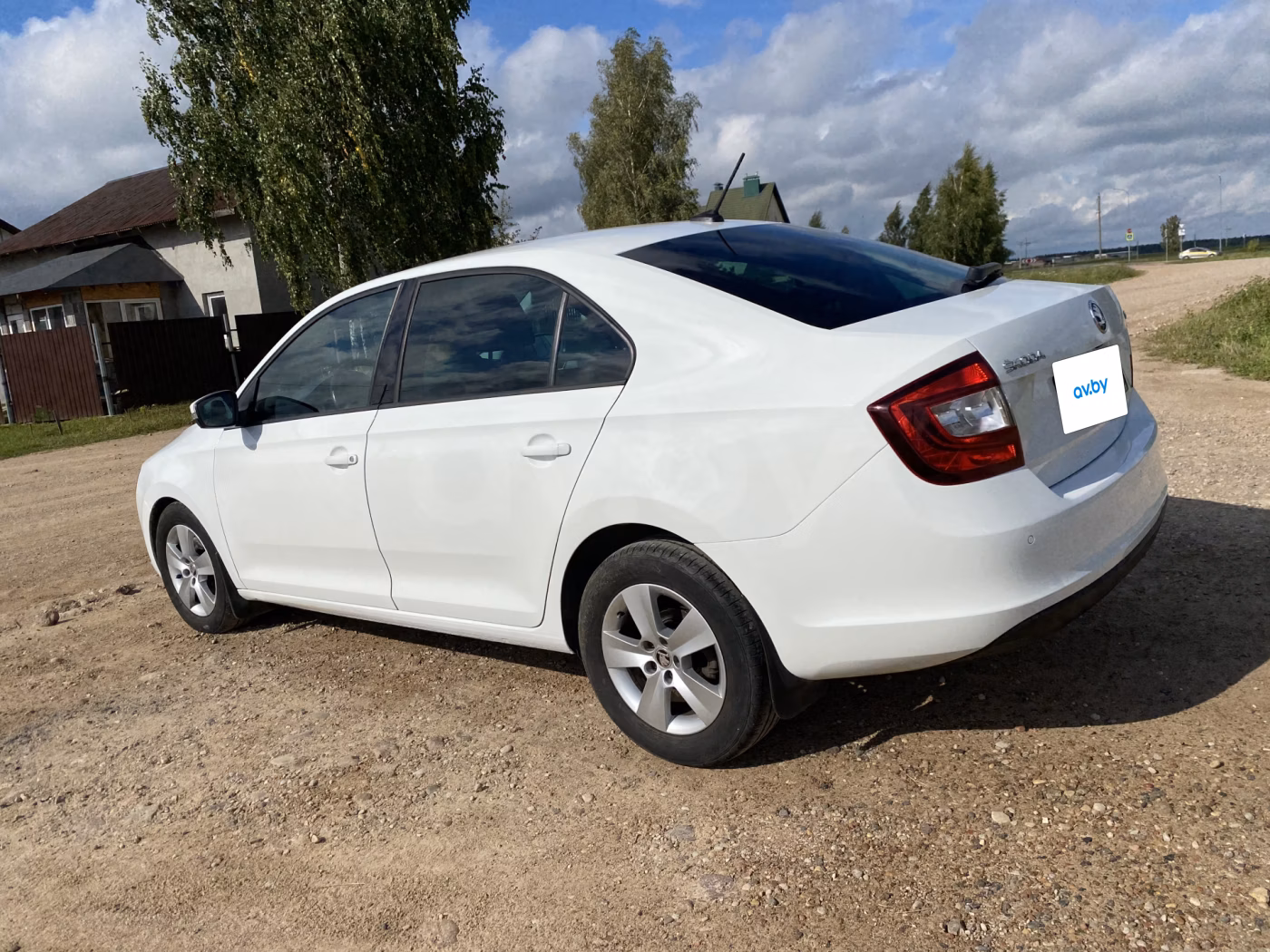 Skoda Rapid фото 2