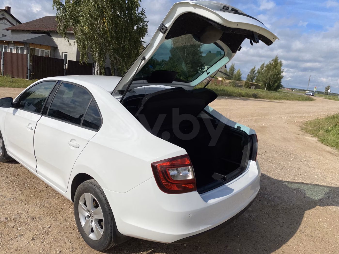 Skoda Rapid фото 9
