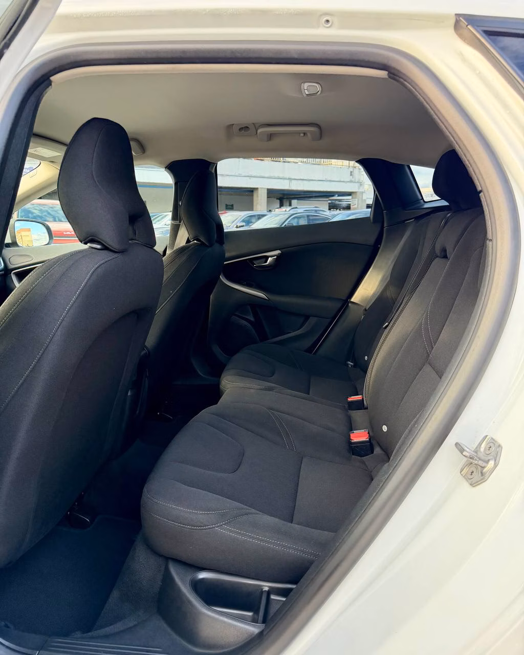 Volvo V40 фото 11