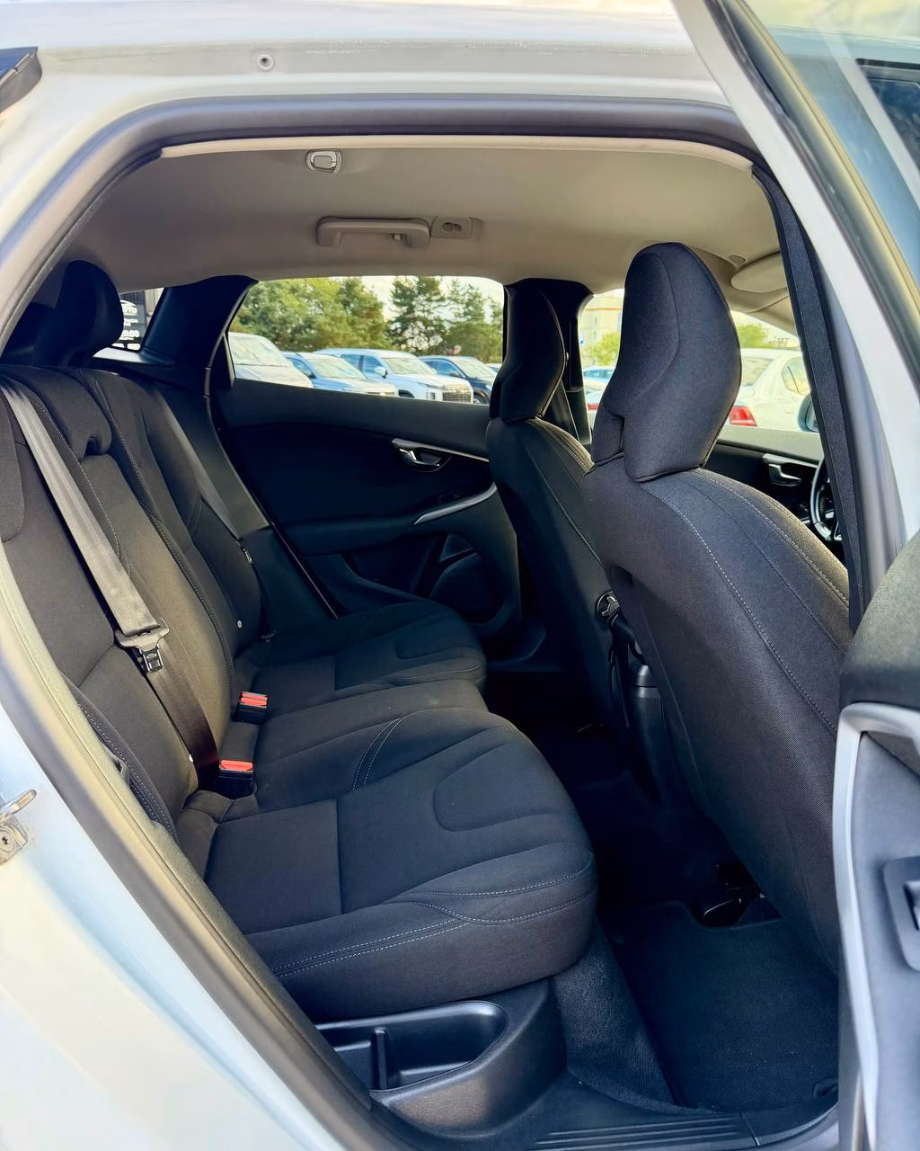 Volvo V40 фото 12