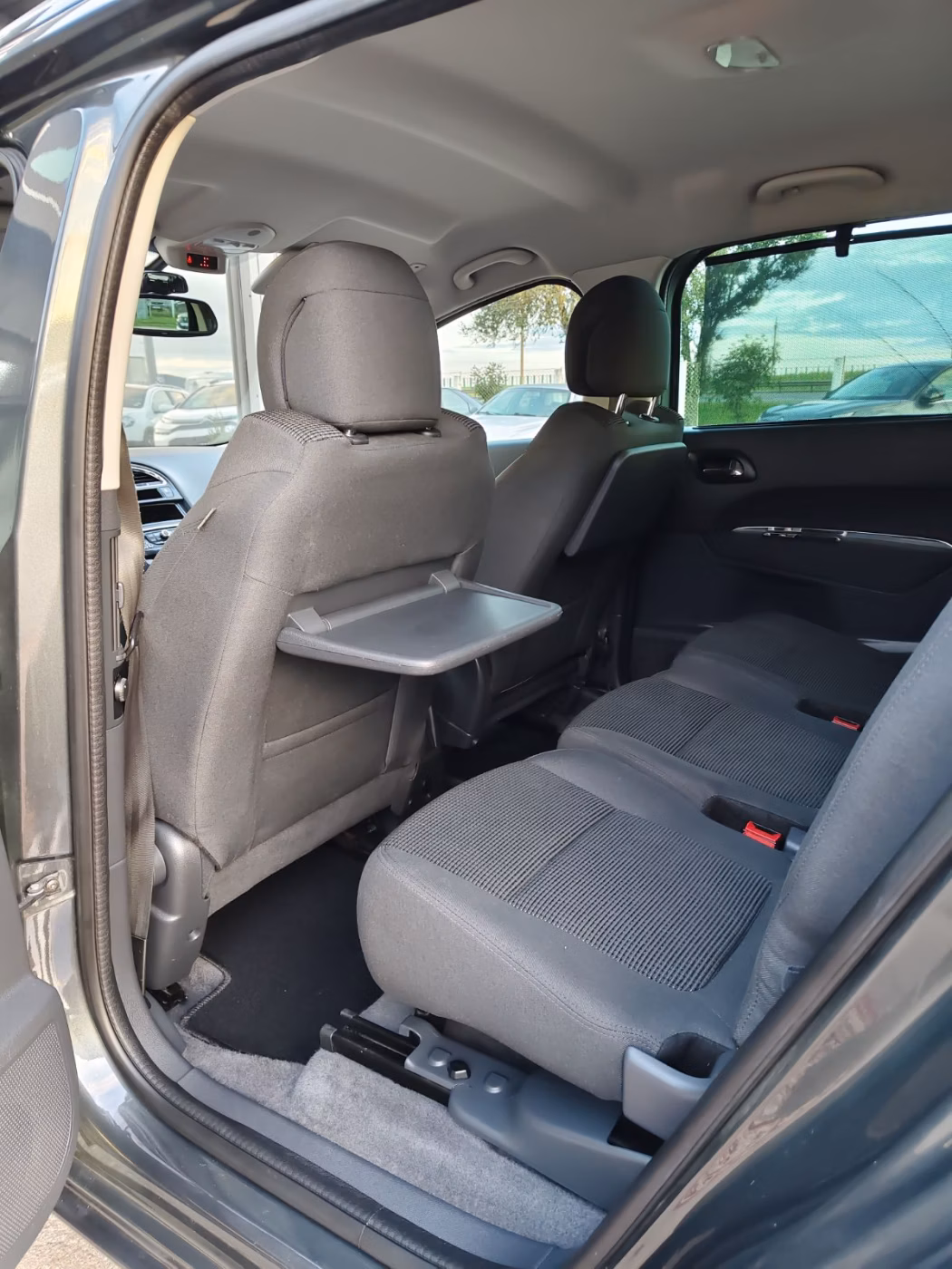 Peugeot 5008 фото 17