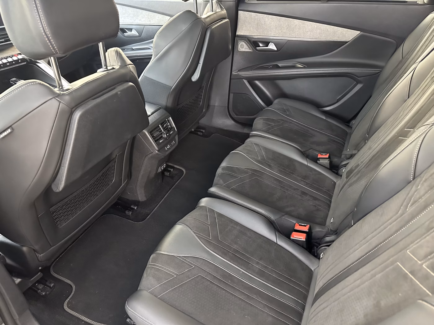 Peugeot 5008 фото 11
