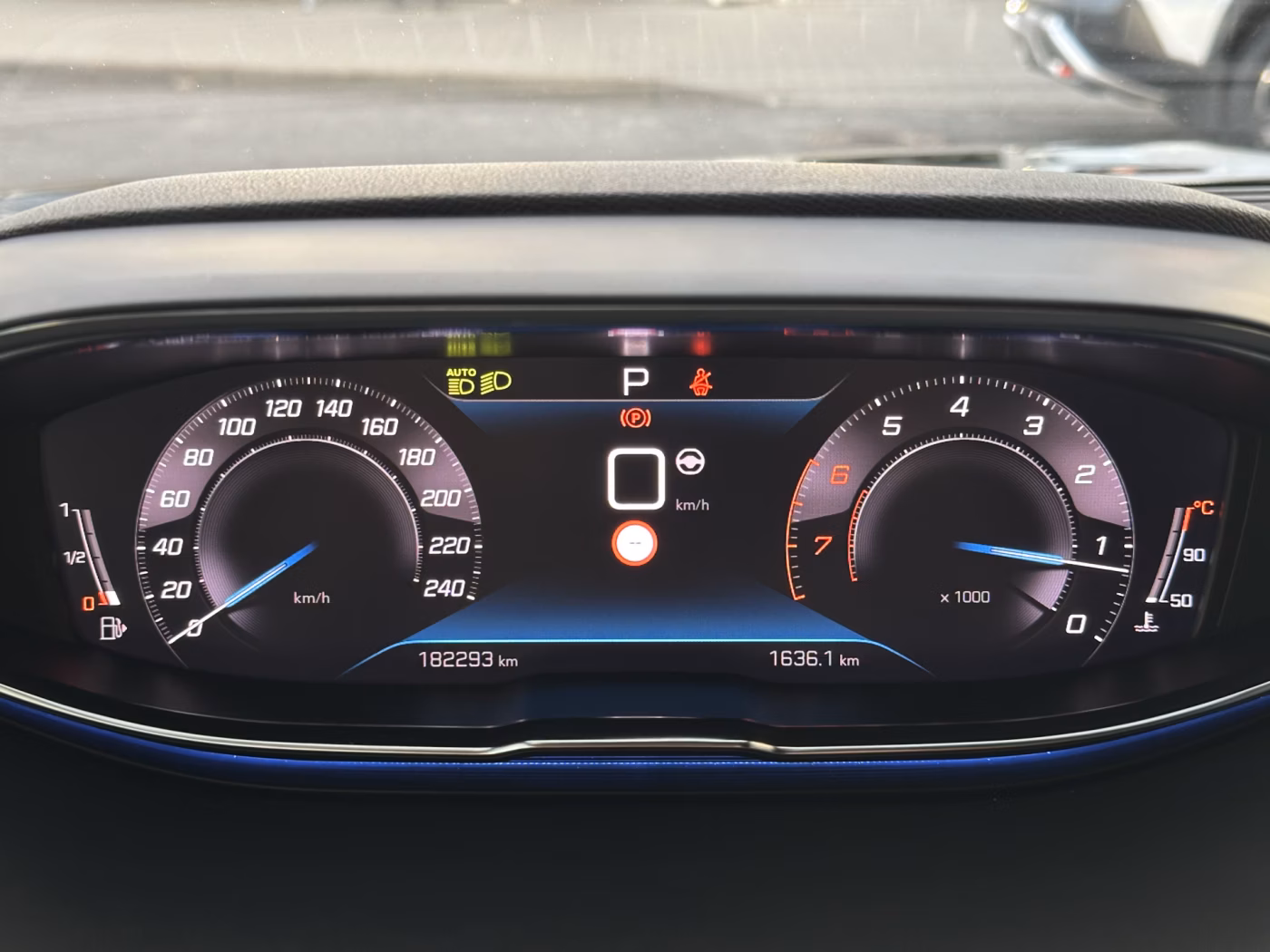 Peugeot 5008 фото 12