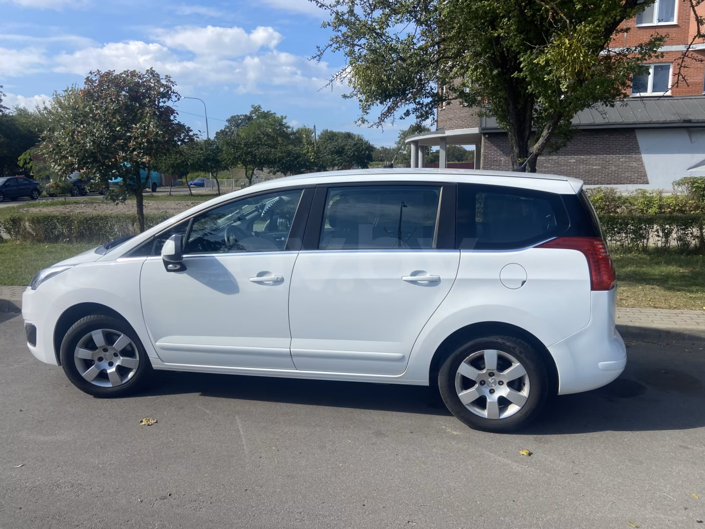 Peugeot 5008 фото 6