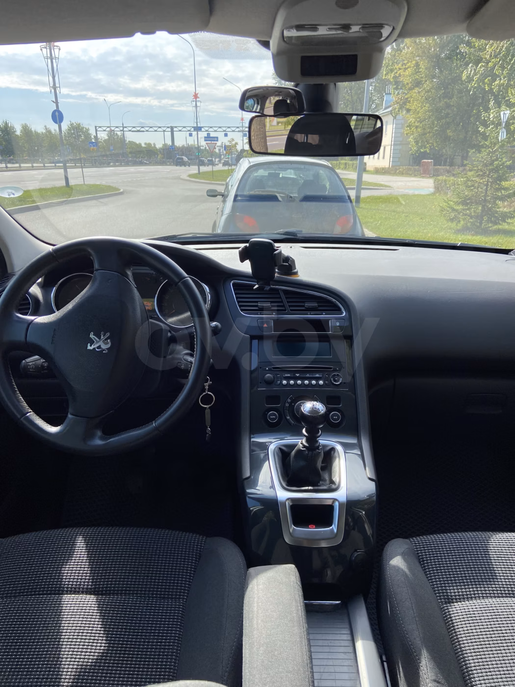 Peugeot 5008 фото 8