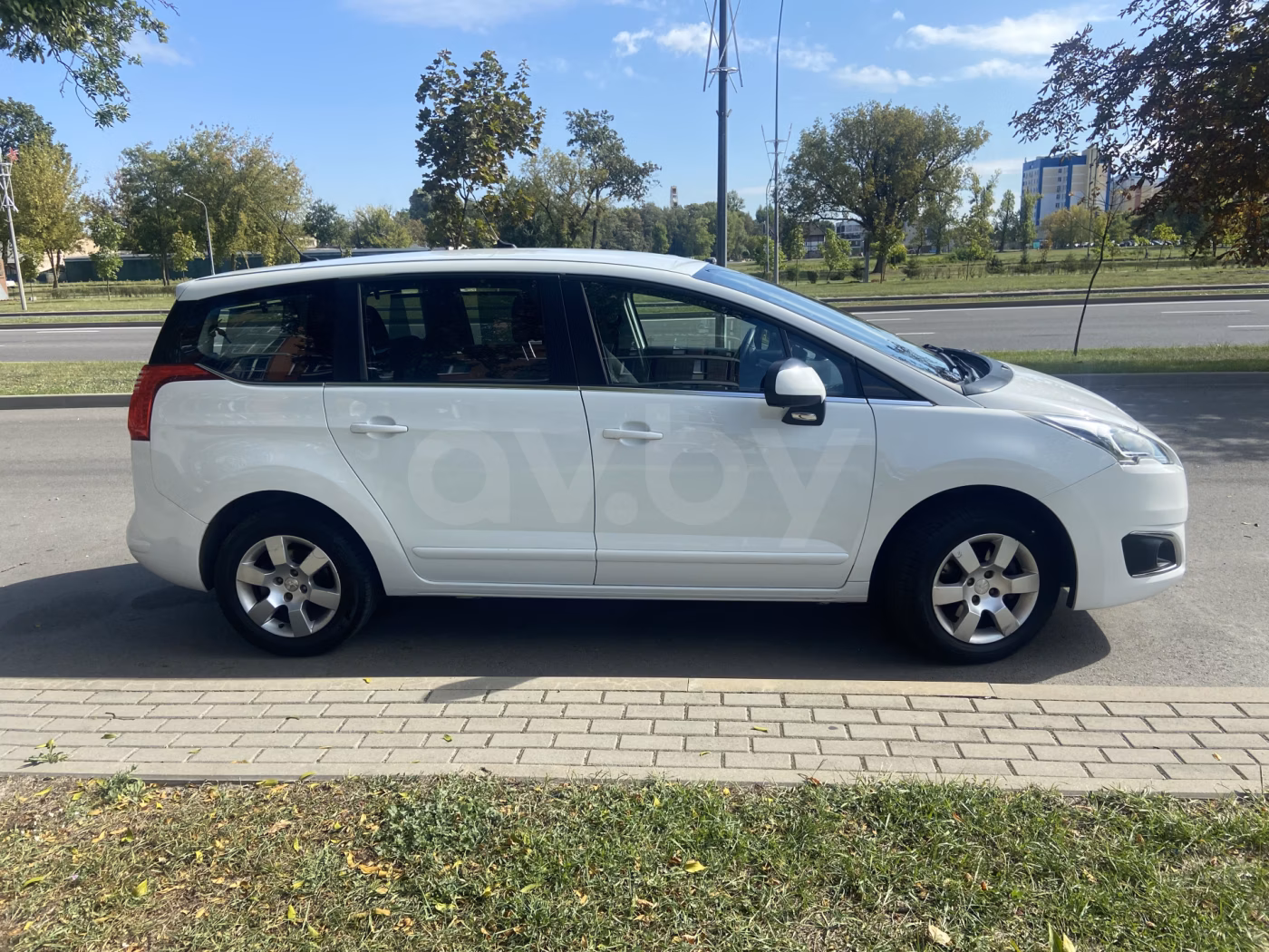 Peugeot 5008 фото 5