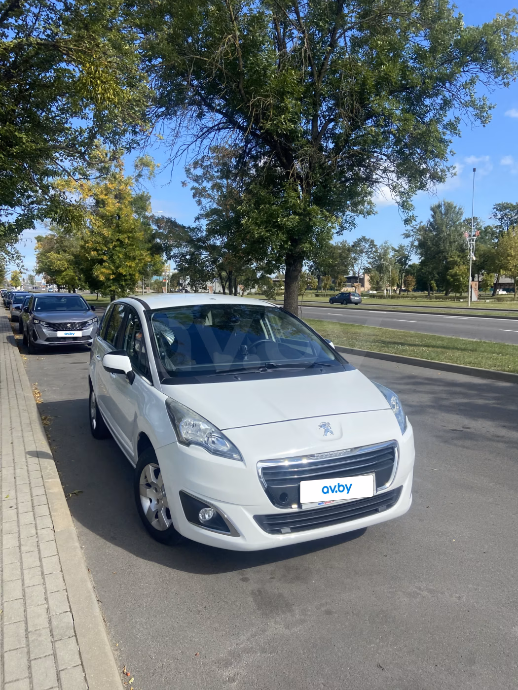 Peugeot 5008 фото 3