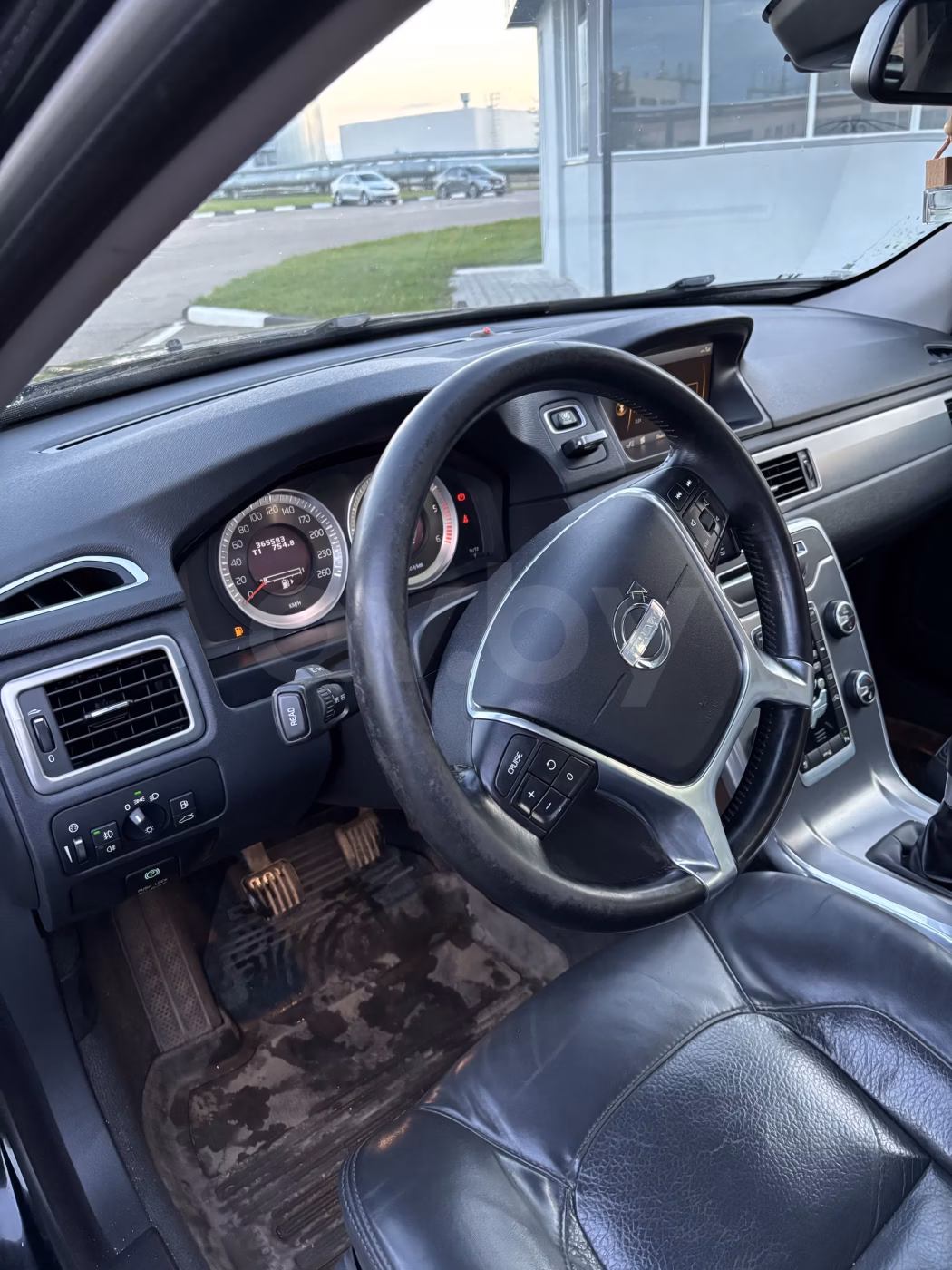 Volvo V70 фото 9