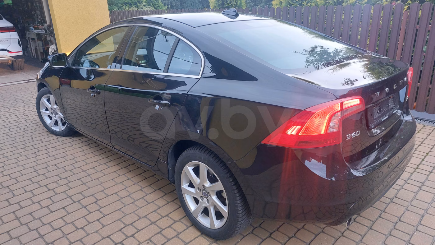 Volvo S60 фото 3