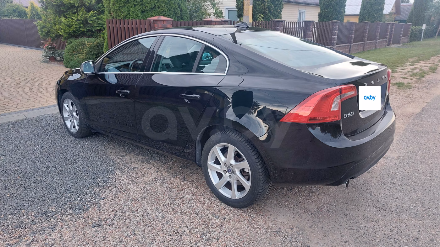 Volvo S60 фото 15