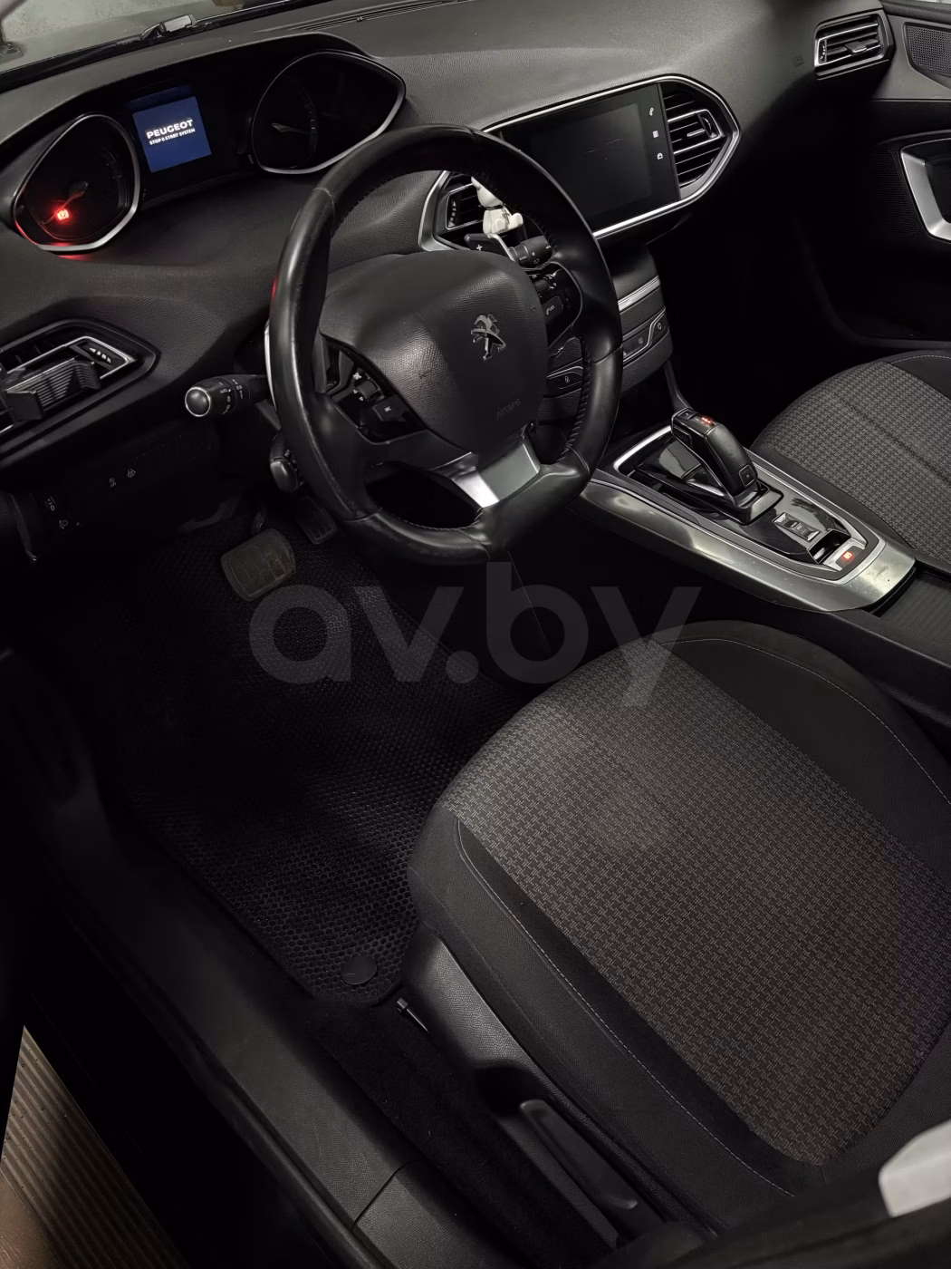 Peugeot 308 фото 7