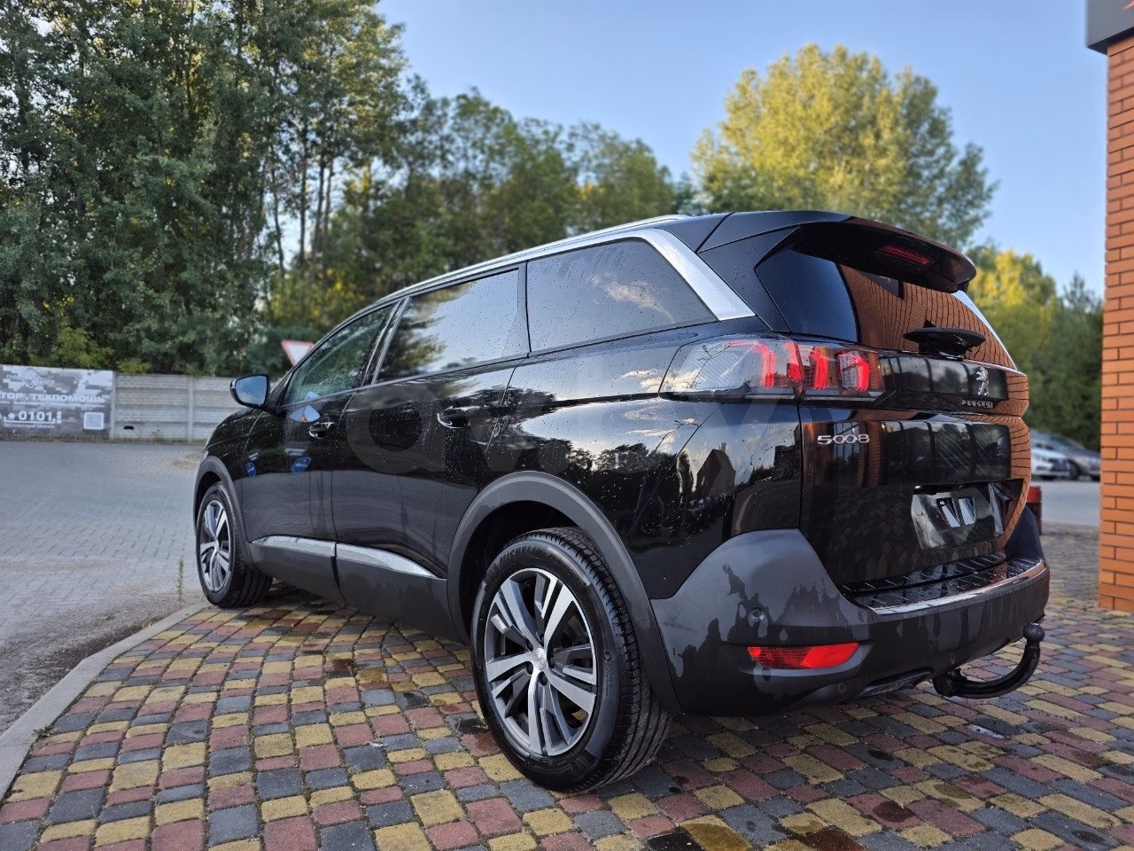 Peugeot 5008 фото 10