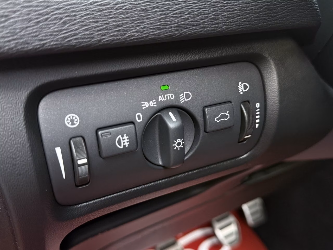 Volvo V40 фото 11