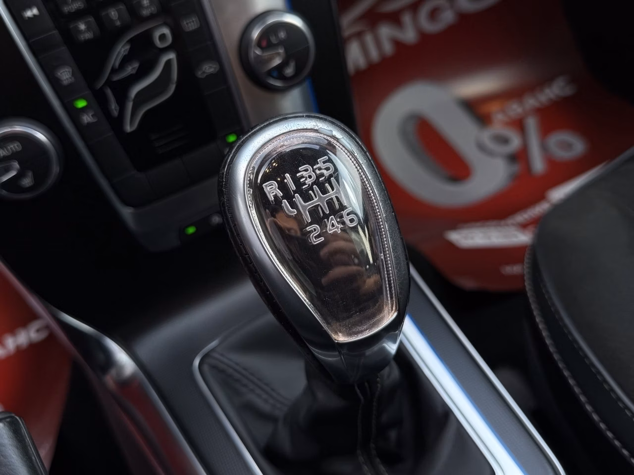 Volvo V40 фото 14