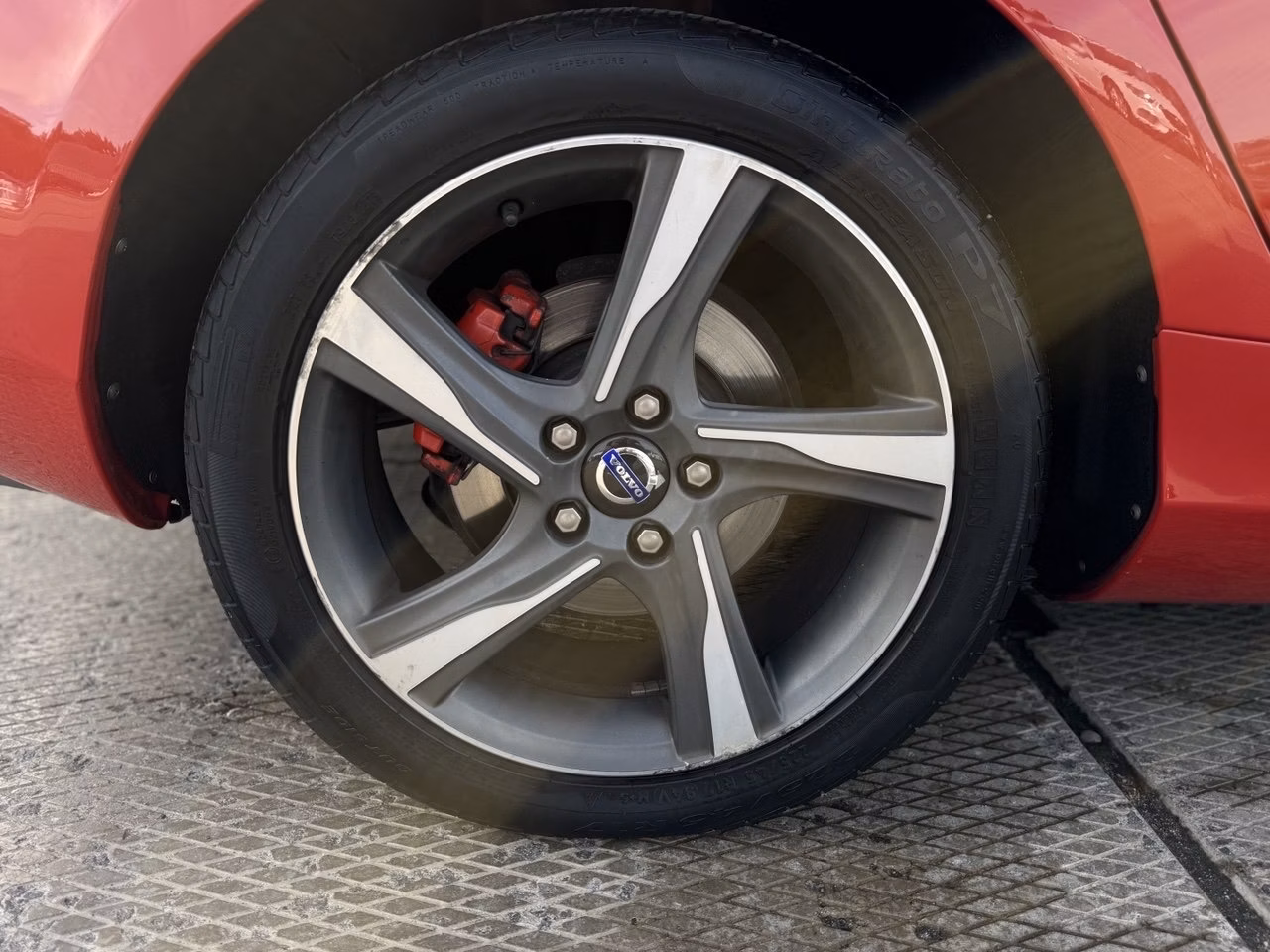 Volvo V40 фото 21