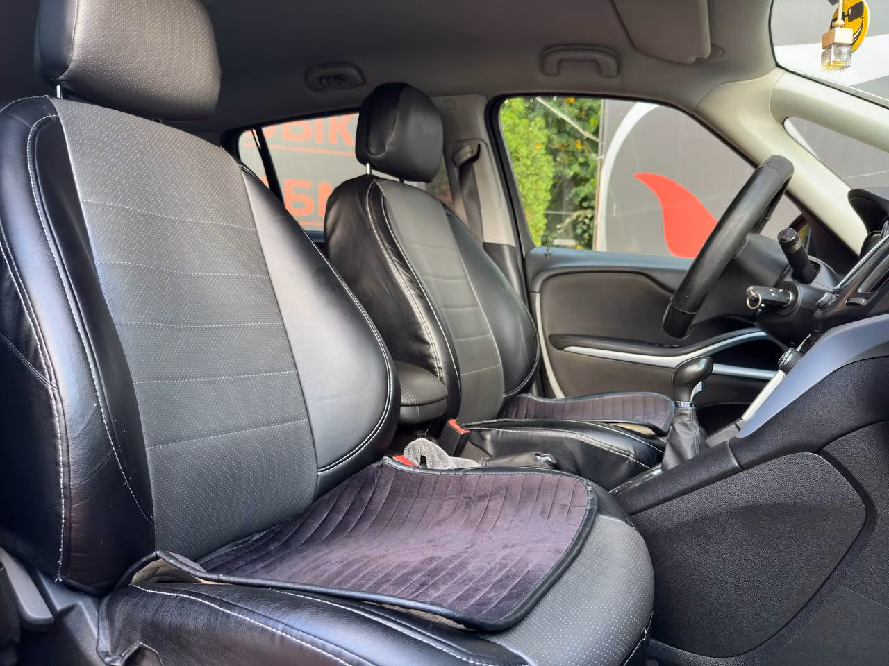 Opel Zafira фото 9