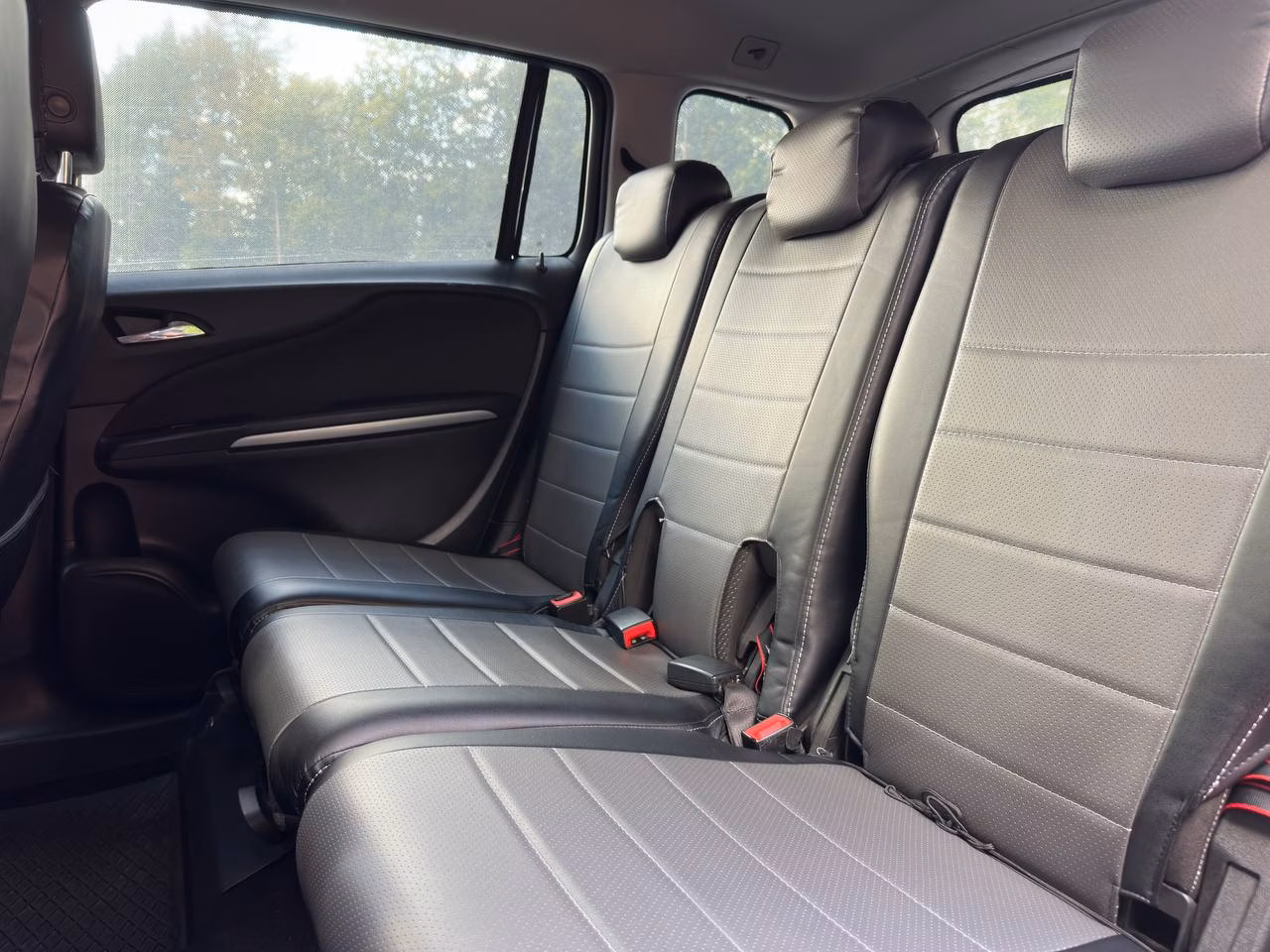 Opel Zafira фото 7