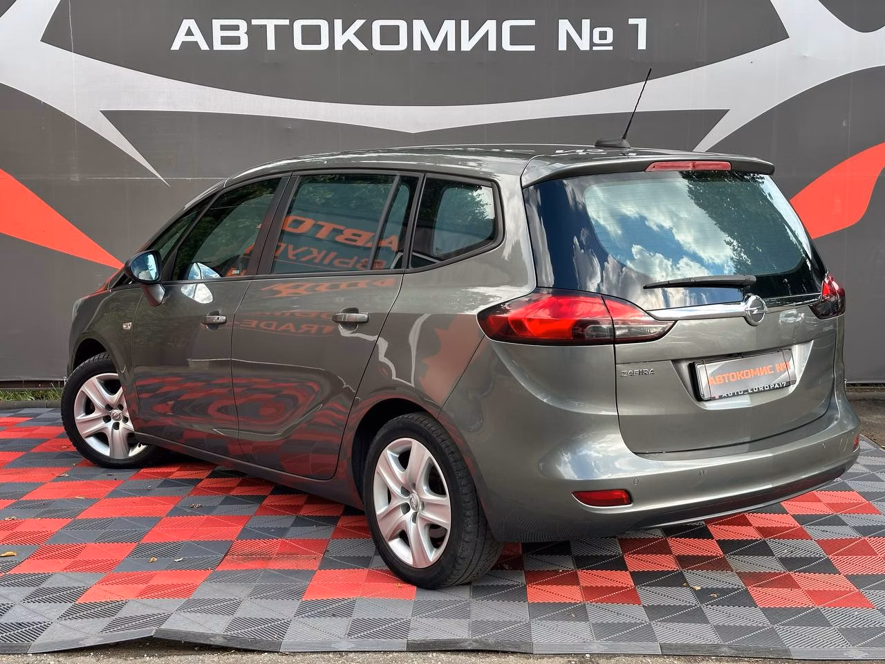 Opel Zafira фото 3