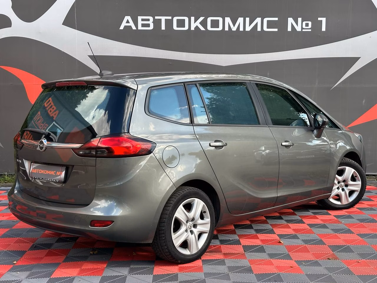 Opel Zafira фото 4