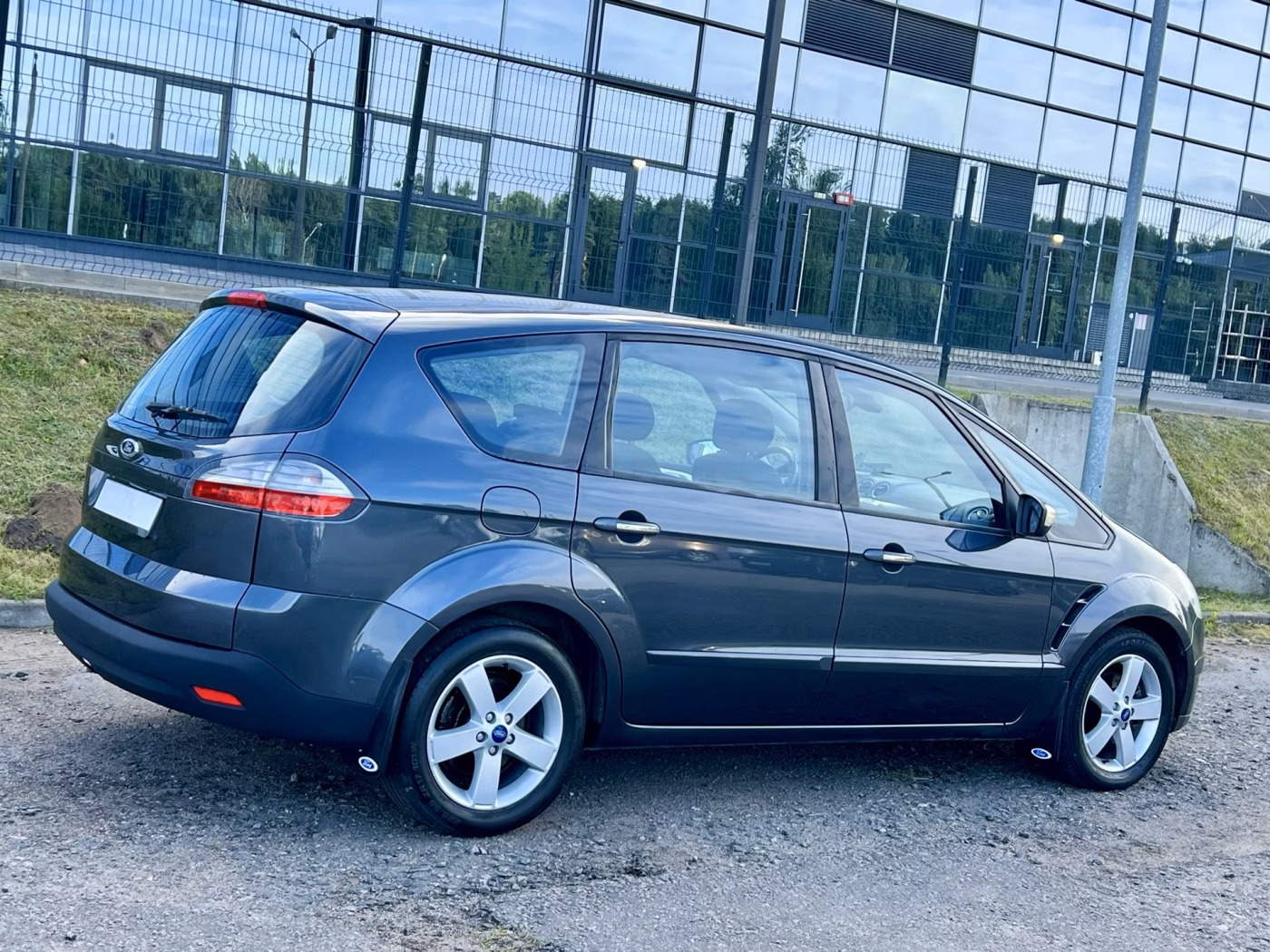 Ford S-MAX фото 9