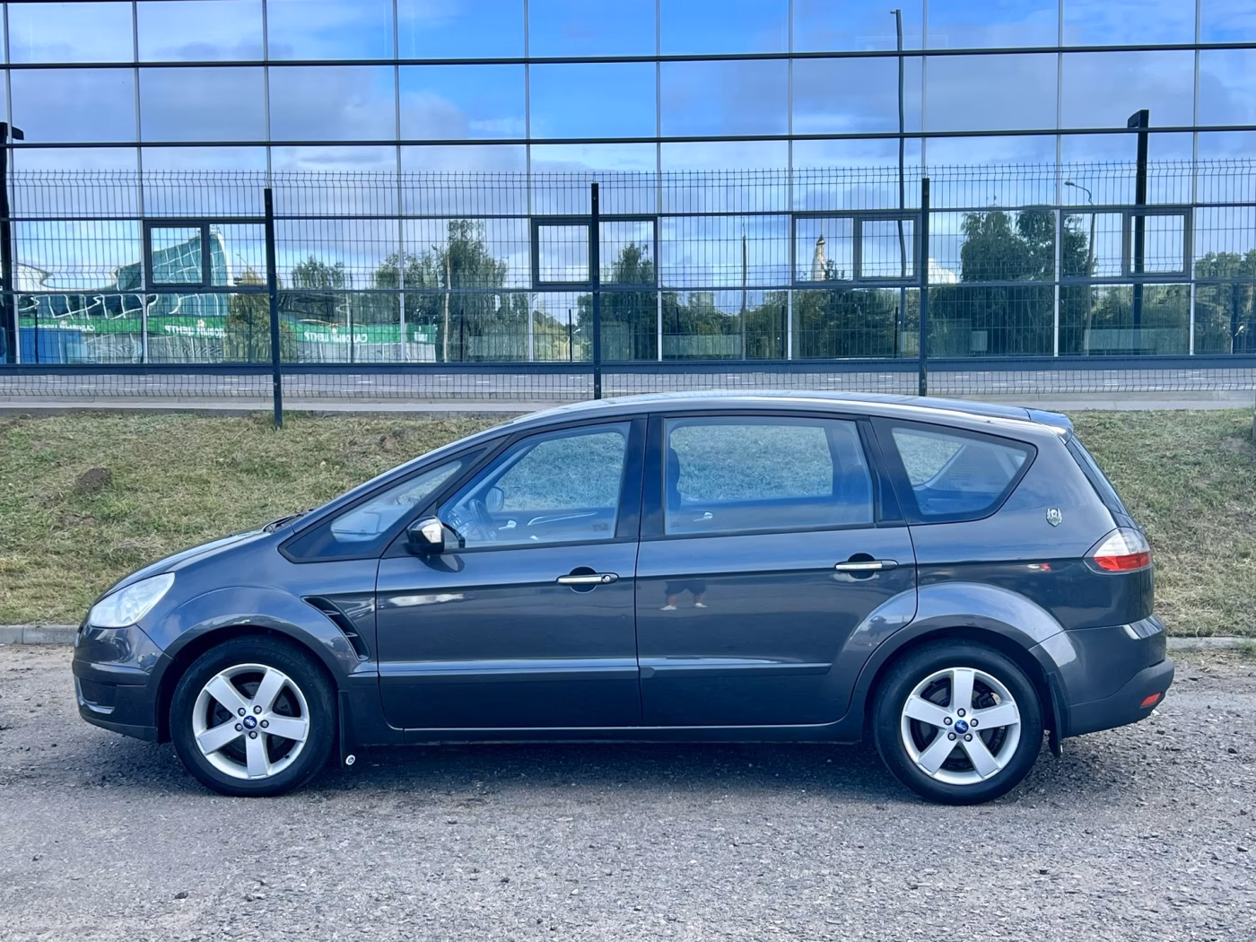 Ford S-MAX фото 10