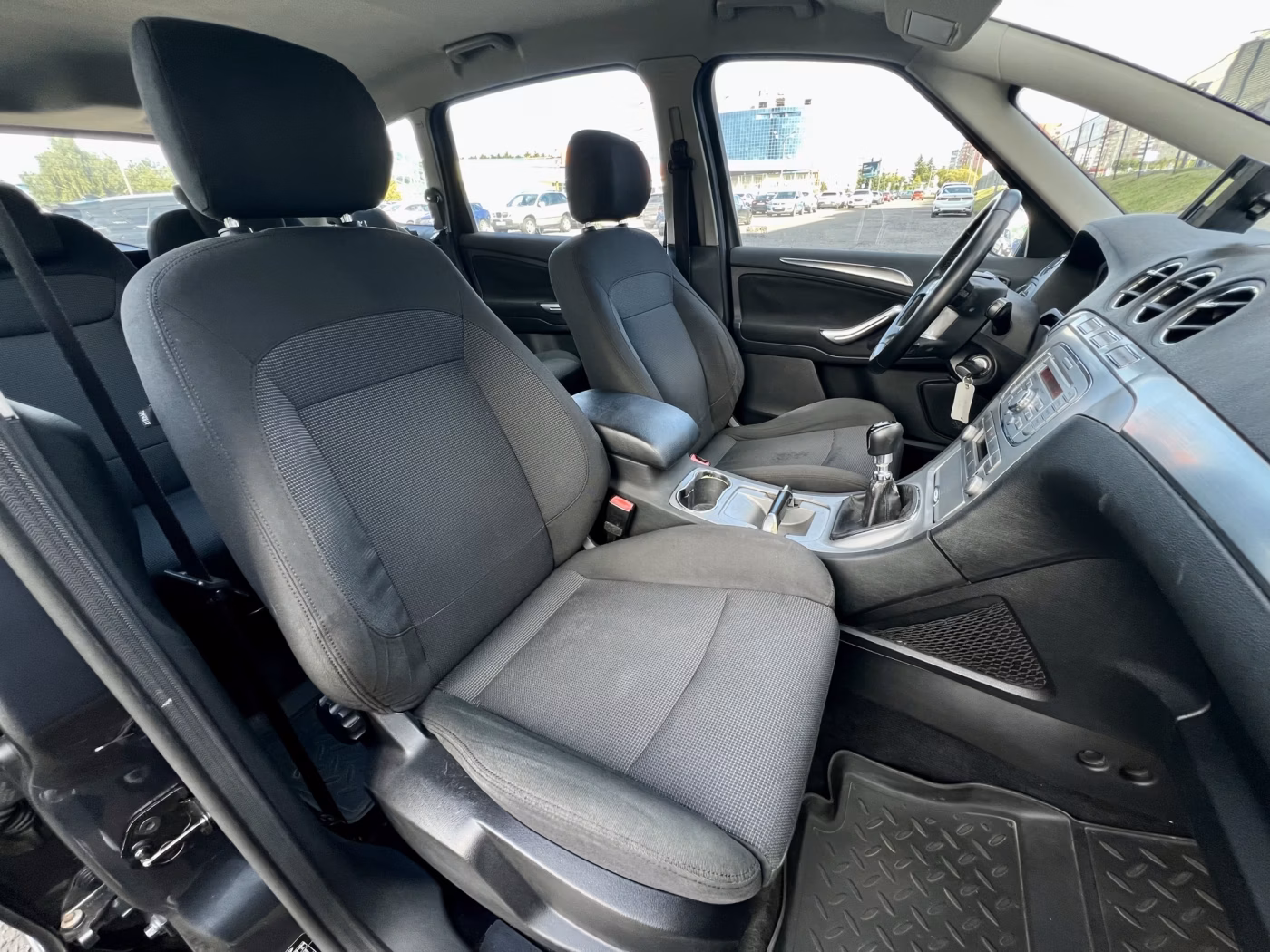 Ford S-MAX фото 18