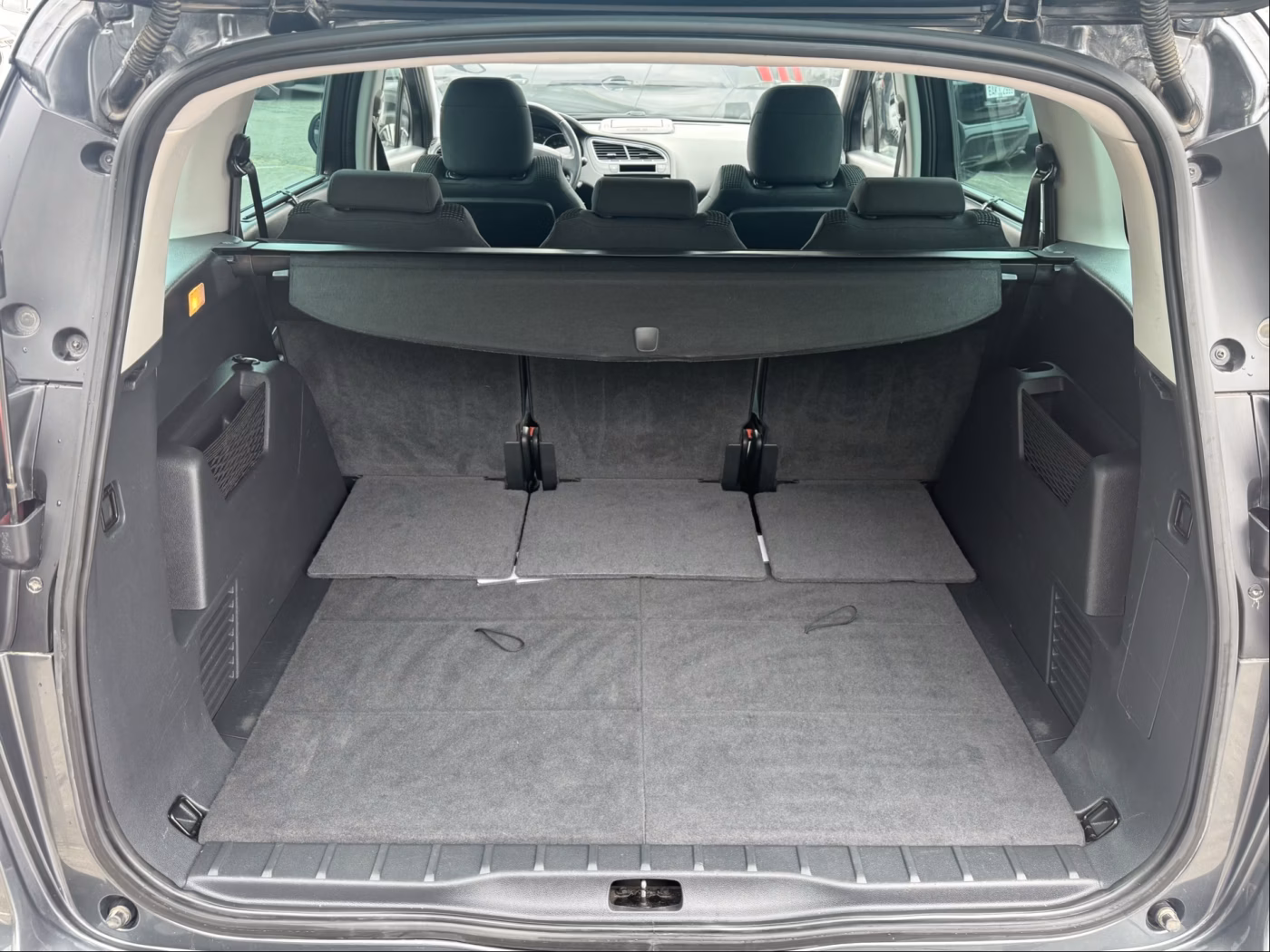 Peugeot 5008 фото 14