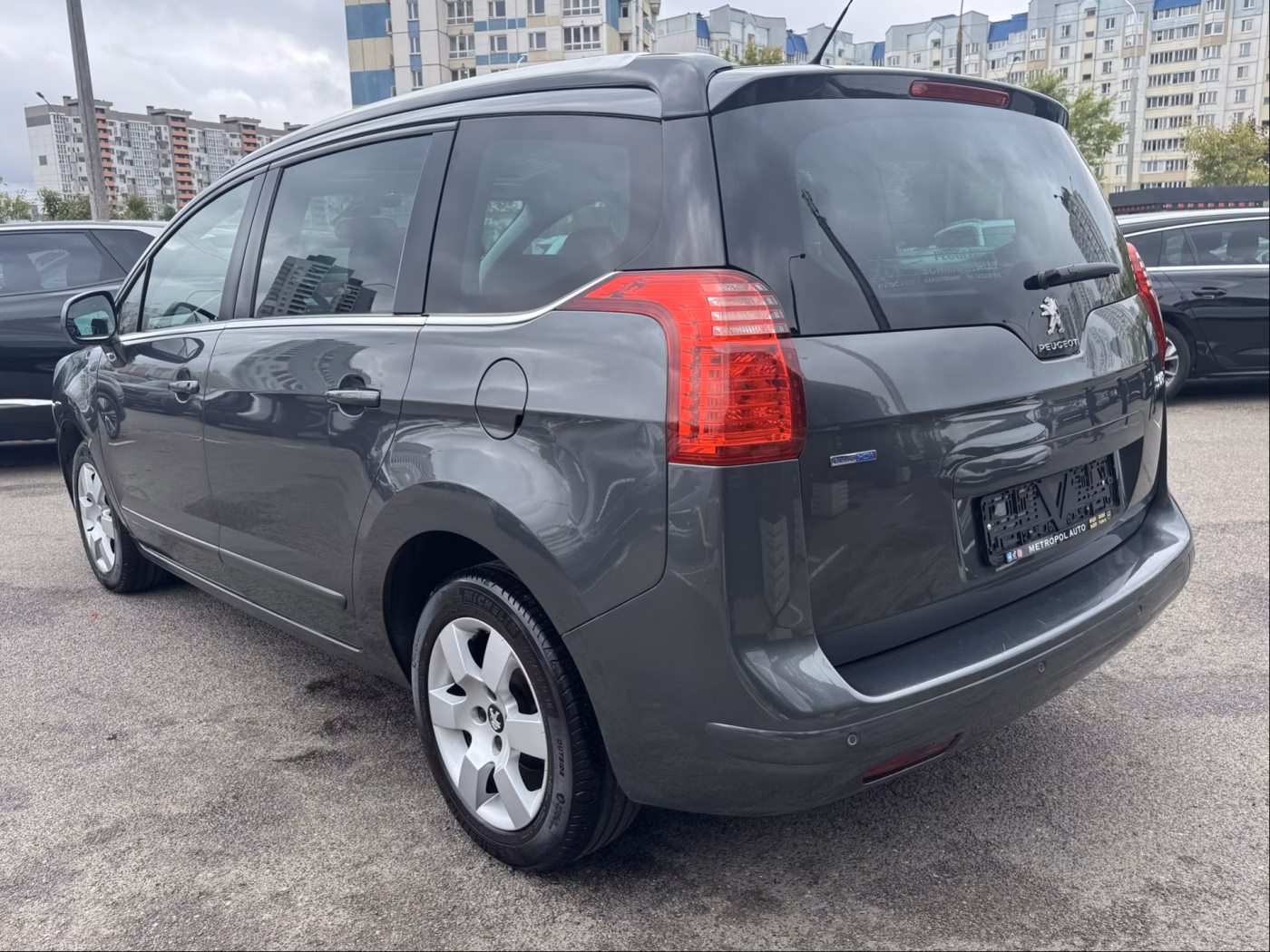 Peugeot 5008 фото 5