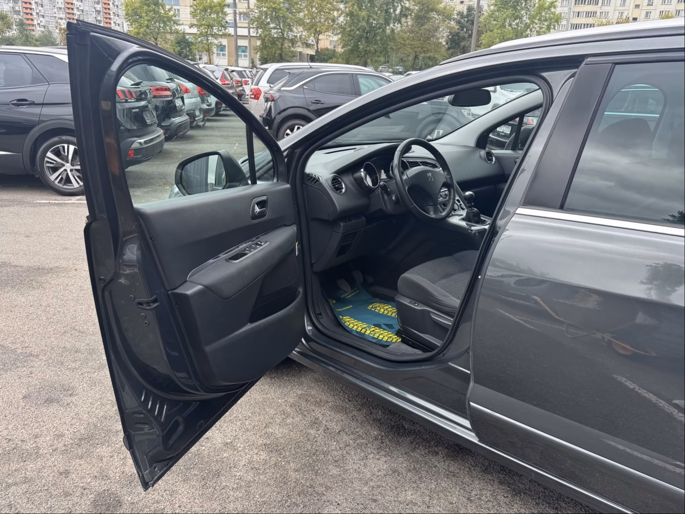 Peugeot 5008 фото 9