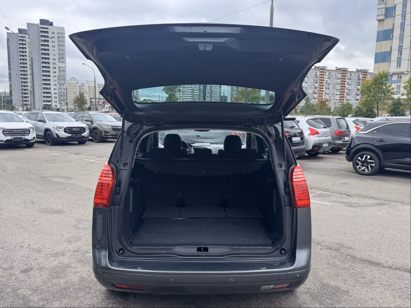 Peugeot 5008 фото 13