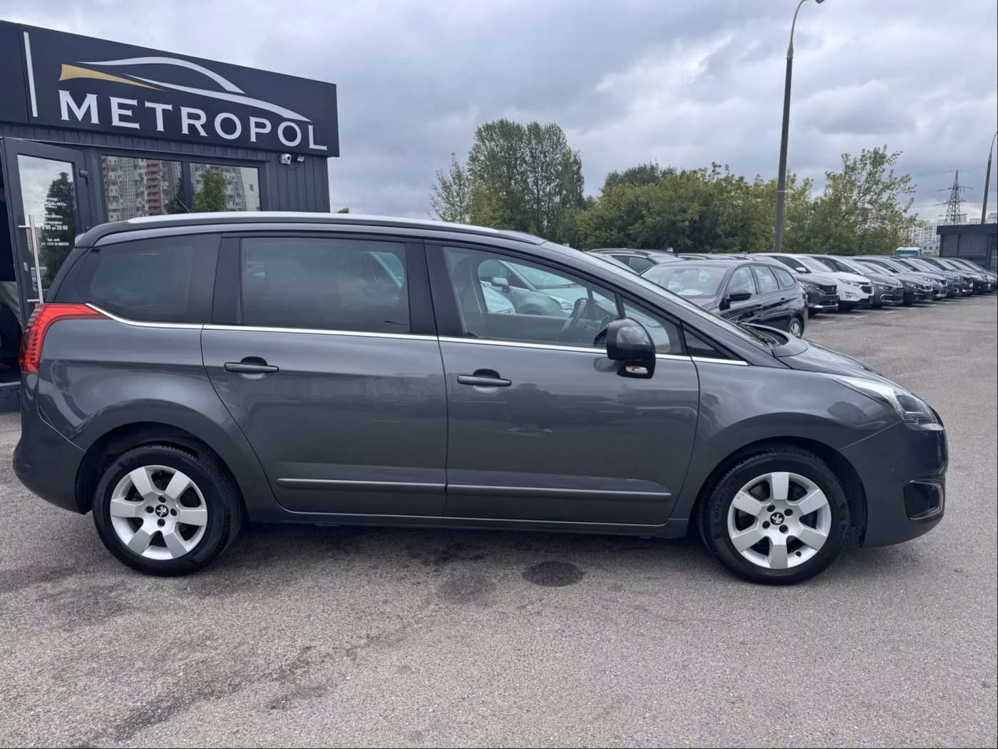Peugeot 5008 фото 8