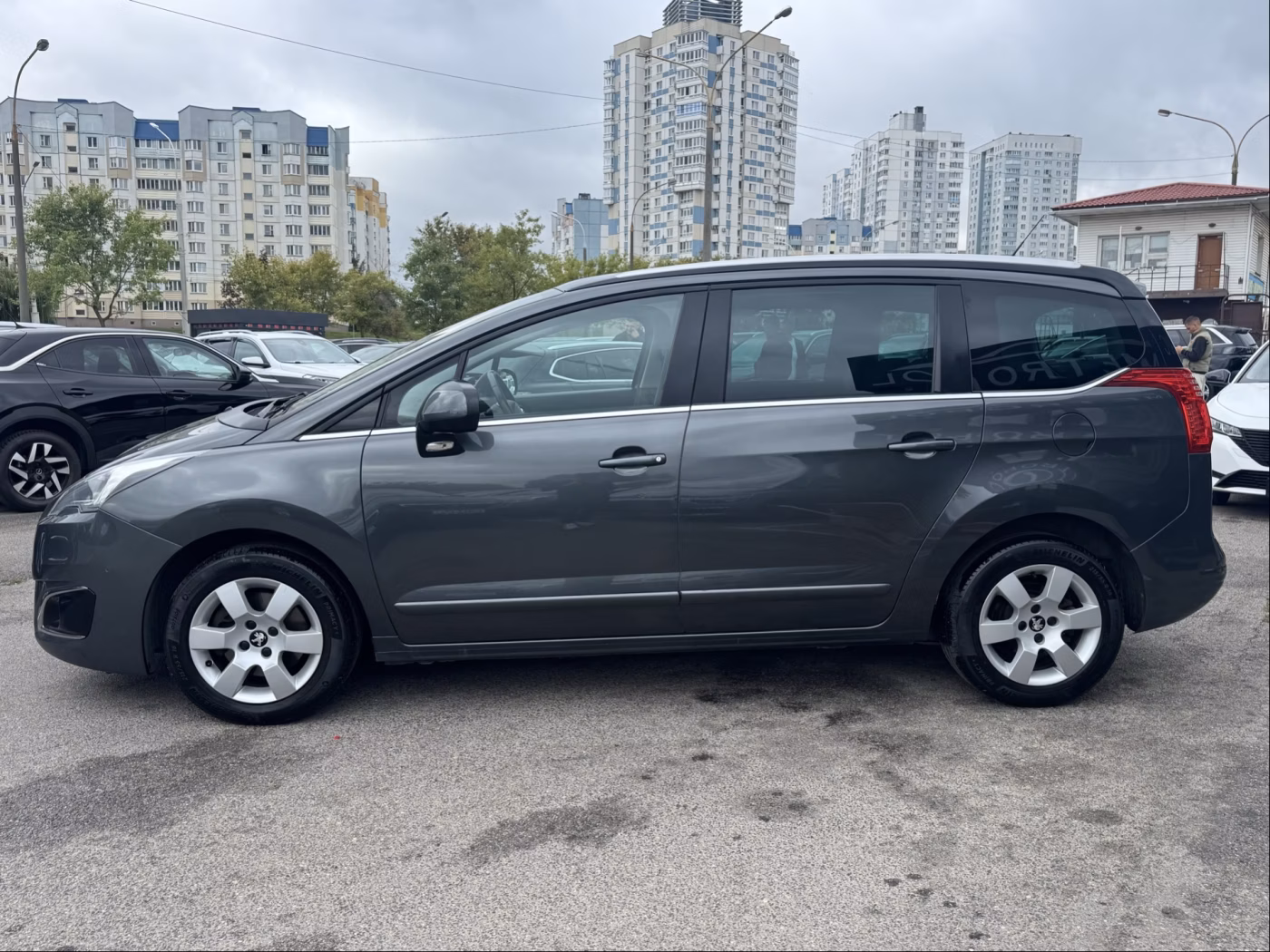 Peugeot 5008 фото 4