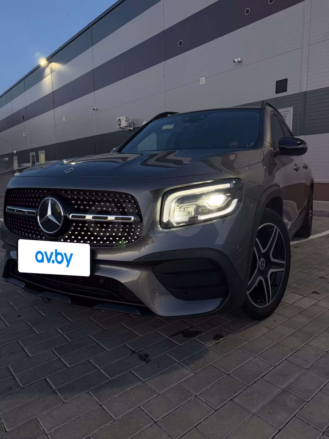 Mercedes-Benz GLB фото 11