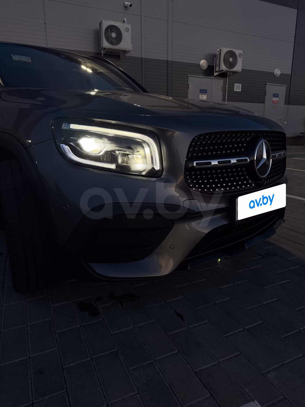 Mercedes-Benz GLB фото 6