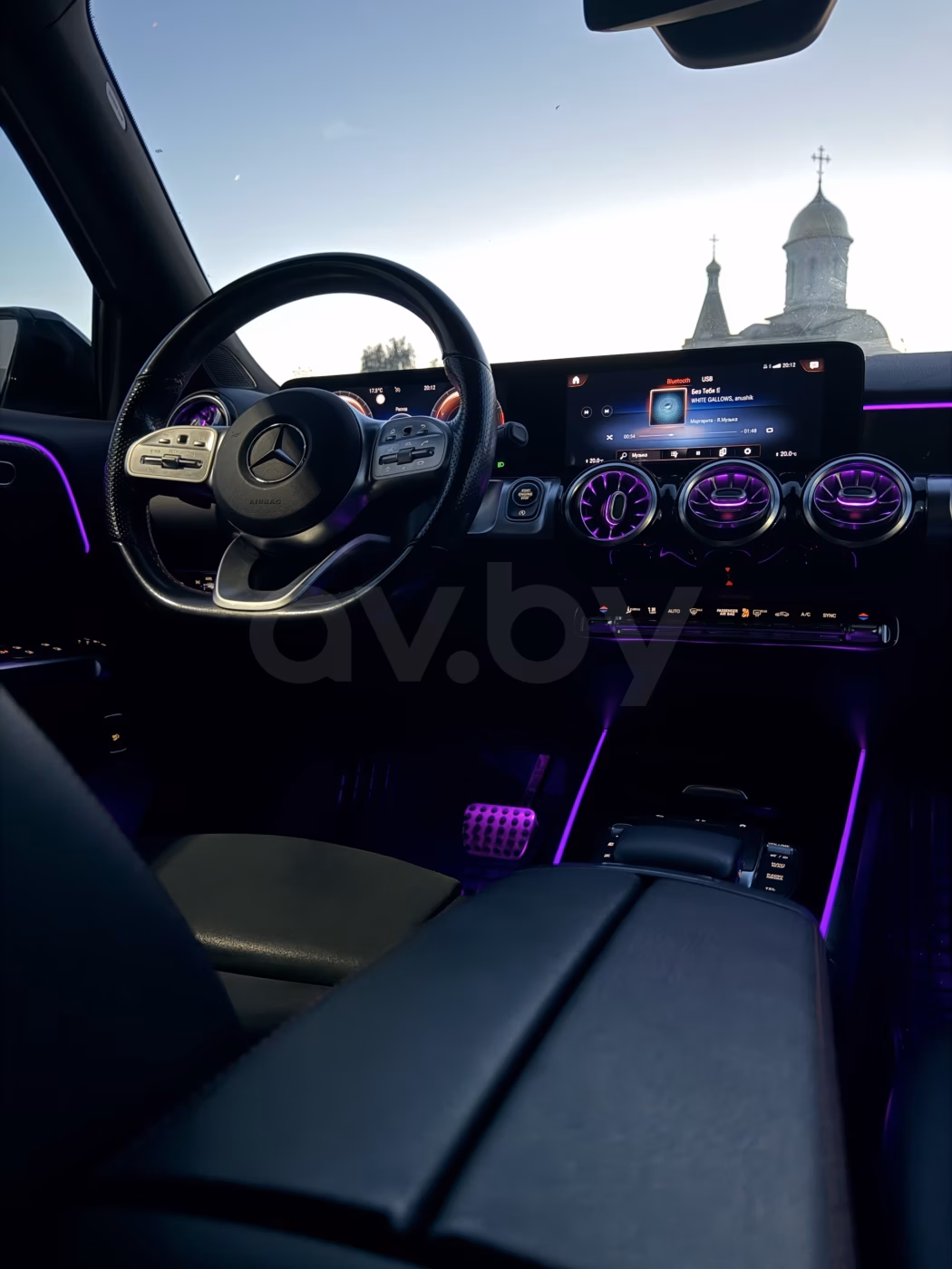 Mercedes-Benz GLB фото 8