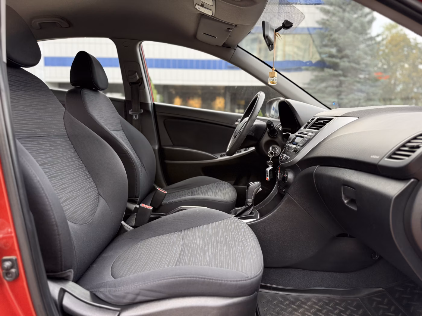 Hyundai Solaris фото 17