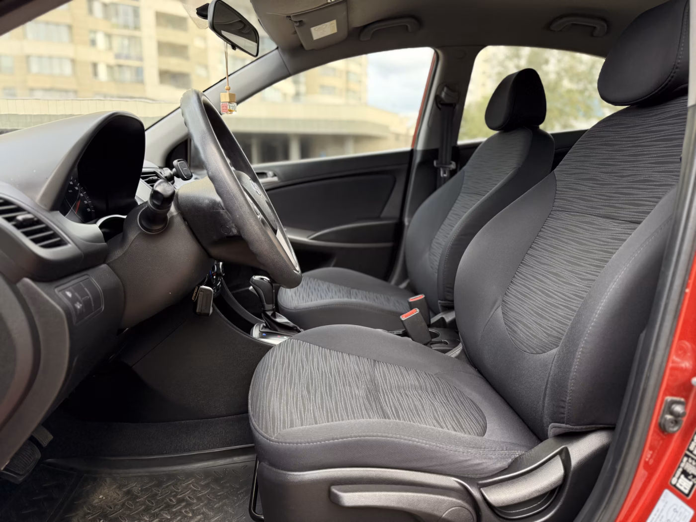 Hyundai Solaris фото 8