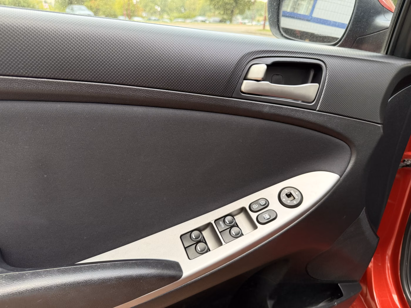 Hyundai Solaris фото 7