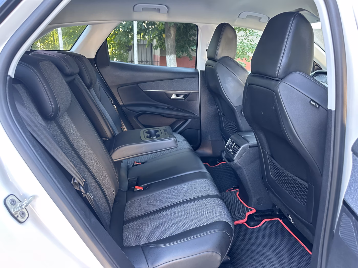 Peugeot 3008 фото 11