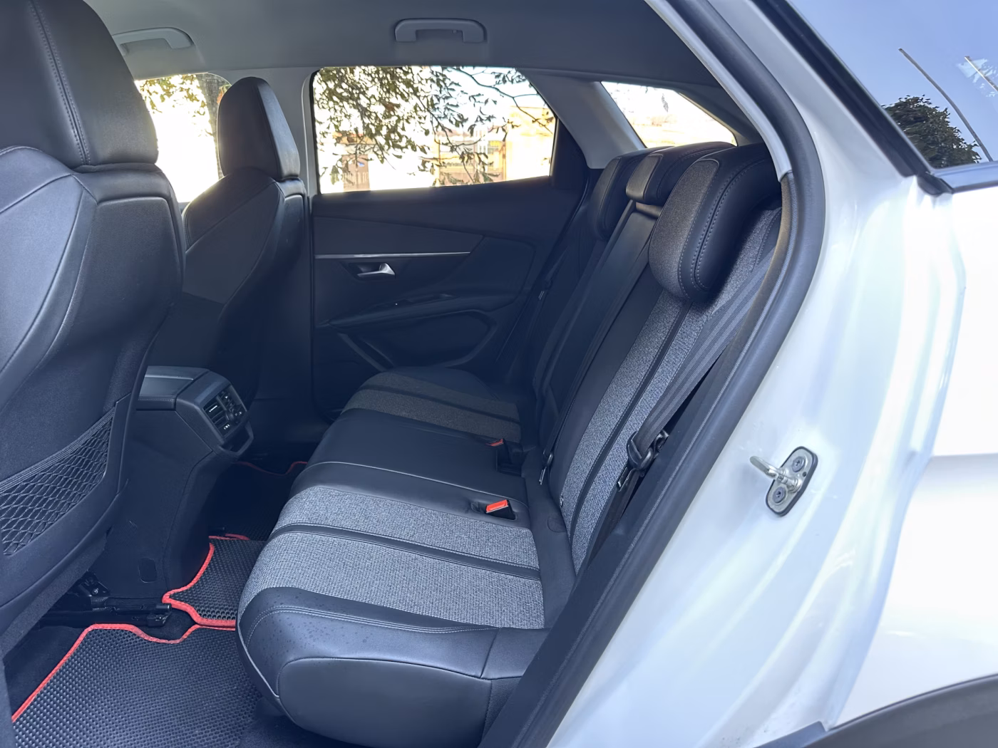 Peugeot 3008 фото 12